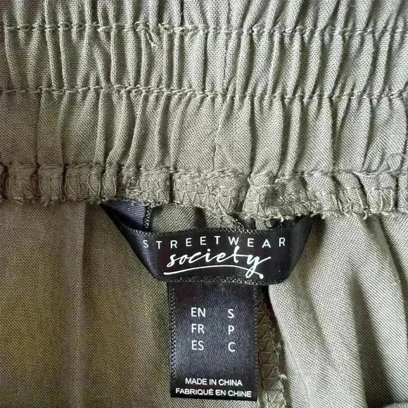 Streetwear Society Women’s Embroidered Green Euro Summer Casual Shorts Small - Picture 6 of 6